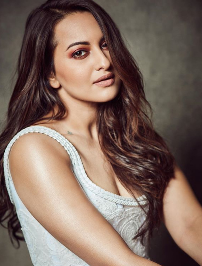 Sonakshi Sinha Latest Instagram Pics